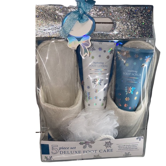 Goldessence 5-Piece Deluxe Foot Care Set w/ Slippers Snow Lily - Picture 1 of 7